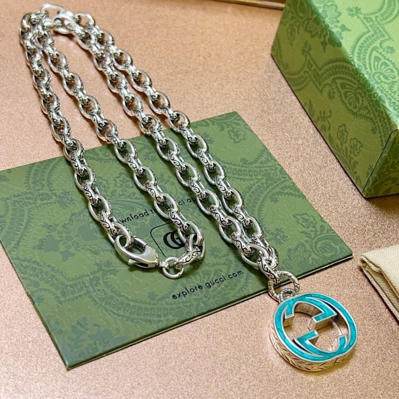 G*u*i necklaces